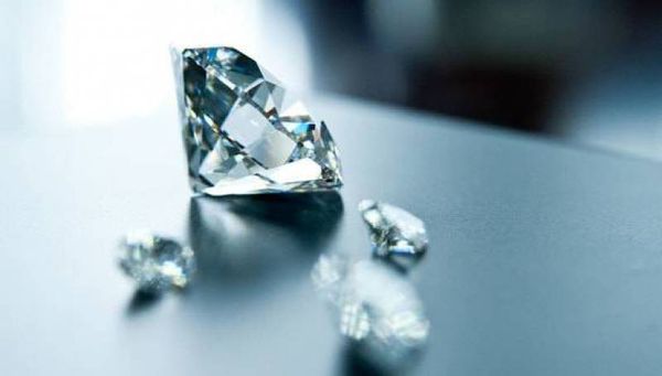 Банки смогут совершать сделки с обработанными природными алмазами