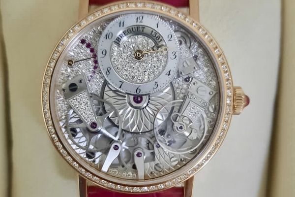 В Домодедово обнаружили незадекларированные часы за 6 миллионов